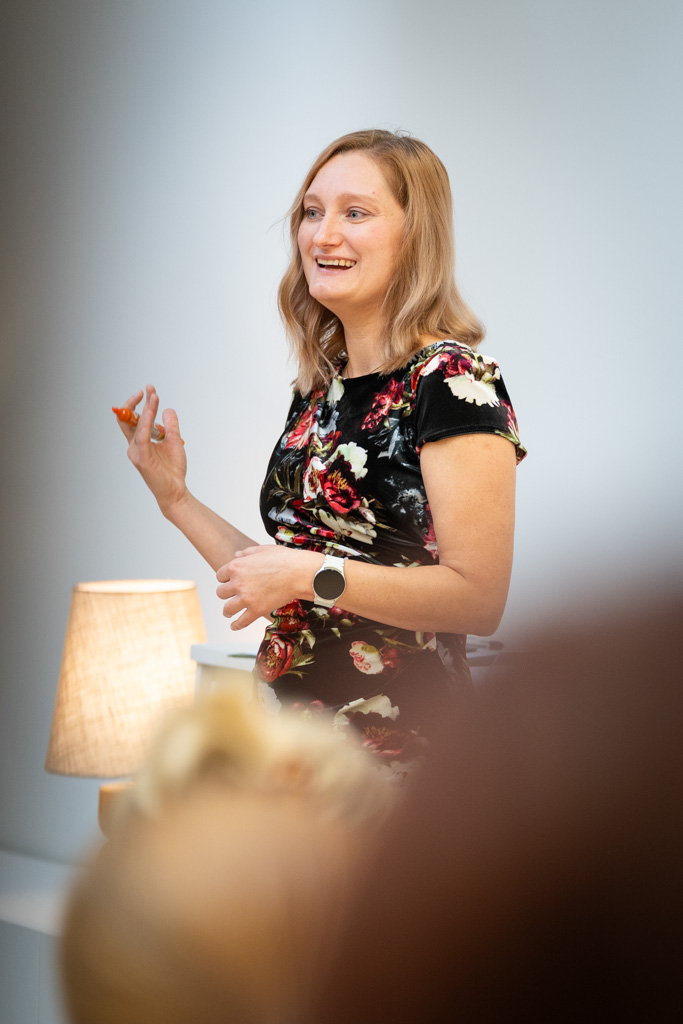 Janika Mõru koolitamas